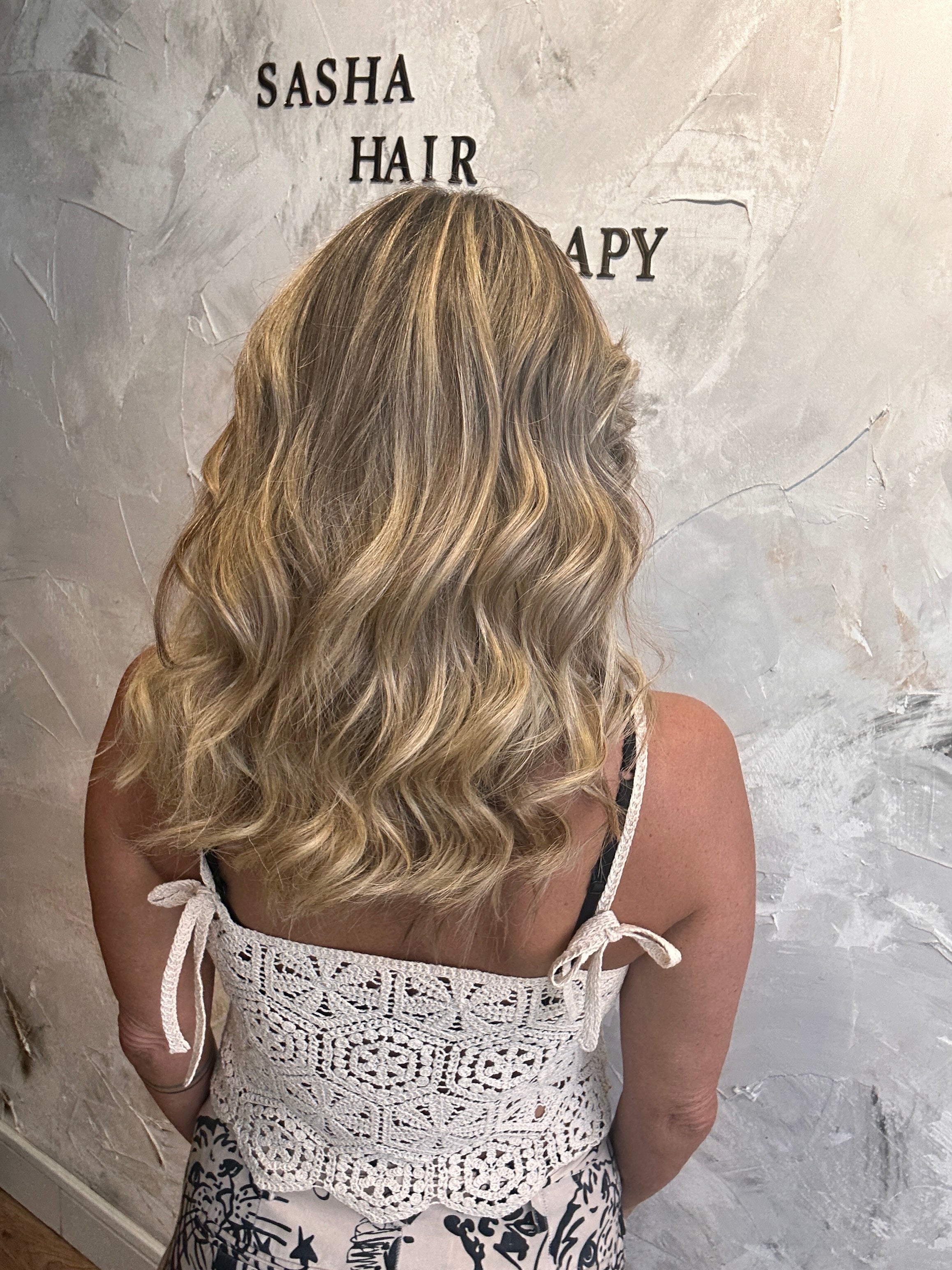 EXTENSIONS "EFFET WOW" TRAMES MÈCHÈES,COLORÉES OU BOUCLÉES