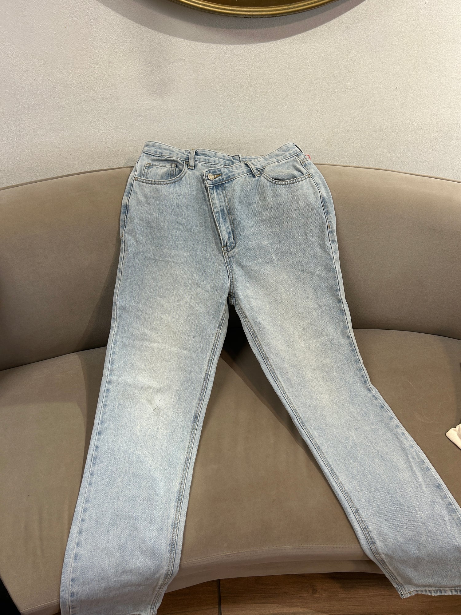 Jeans fermeture asymétrique